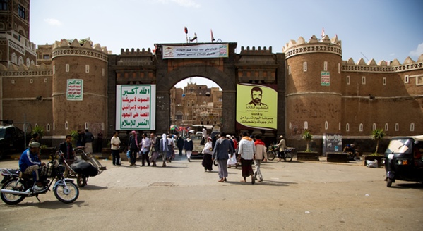 ممارسات الانقلابيين تجر الاقتصاد اليمني للانهيار الكلي