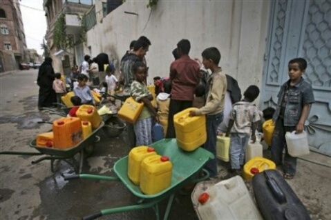 تعقيم إمدادات المياه في صنعاء مع تفشي الكوليرا من جديد