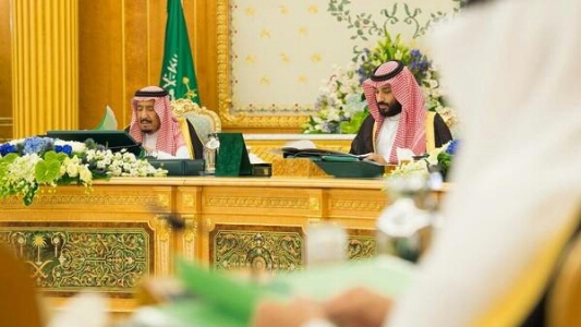 الحكومة السعودية برئاسة الملك سلمان تعلن موقفا حاسما وتهاجم الحوثيين وتتحدث عن «التفاف وتحدي صارخ»