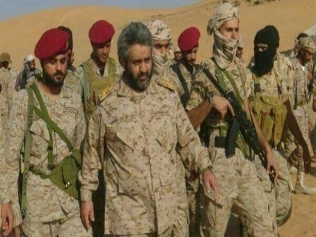 أبرز قائد عسكري في صفوف الجيش اليمني يعلن استقالته من منصبه ومصادر تفصح عن الأسباب
