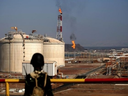 وزارة النفط تكشف عن الأسباب الرئيسية لتوقف إنتاج النفط الخام بـ«شبوة»