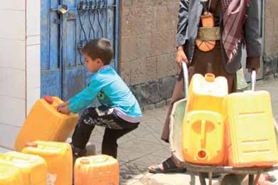 المياه والوقود في اليمن.. طوابير ومعاناة
