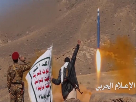 هذا ما استهدفته الصواريخ الحوثية قبل قليل واحدث انفجاراتها دويا هائلا هز ارجاء جنوبي الحديدة