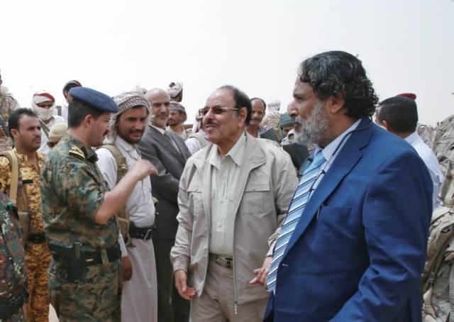 نائب الرئيس يناقش مع اللواء أمين العكيمي استكمال عمليات الحسم العسكري في الجوف