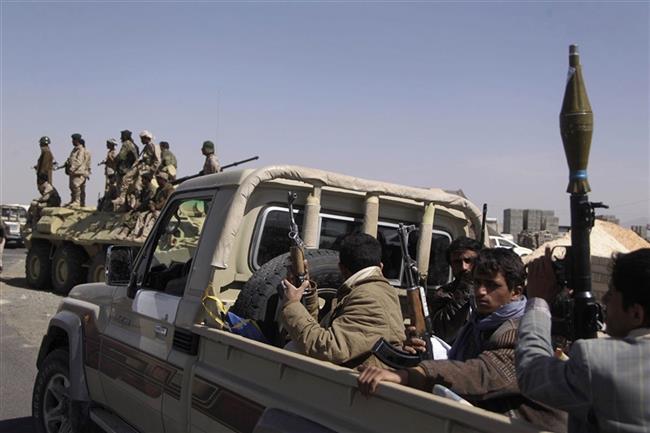 قبائل يمنية تعلن النفير وتتوعد الخونة وتحشد مئات المسلحين لقتال الحوثي