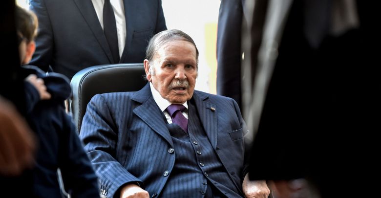 عاجل: الرئيس الجزائري يستقيل من منصبه وهؤلاء هم الخلفاء المحتملون لتولي منصب الرئاسة