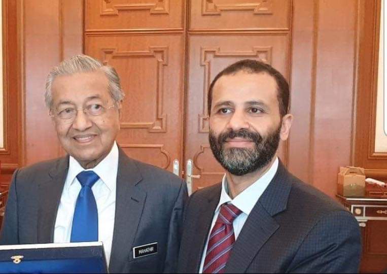 الشيخ حميد الاحمر يبحث مع رئيس الوزراء الماليزي مهاتير محمد  مستجدات الأوضاع
