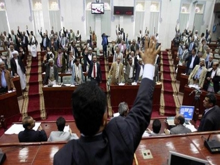 «الشرعية» تحسم قرارها بشأن موعد ومكان عقد جلسات البرلمان