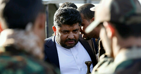 صراعات الأجنحة تتفاقم في أوساط الحوثيين.. أقارب زعيم الحوثيين يتبادلون الاتهامات