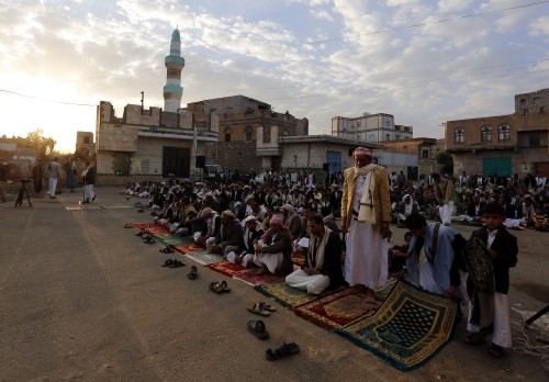 الحوثي يفرض خطب الإرهاب على منابر العيد