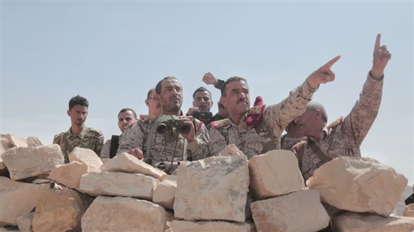 قيادات عسكرية بارزة تتفقد جبهات القتال شرق «صنعاء»