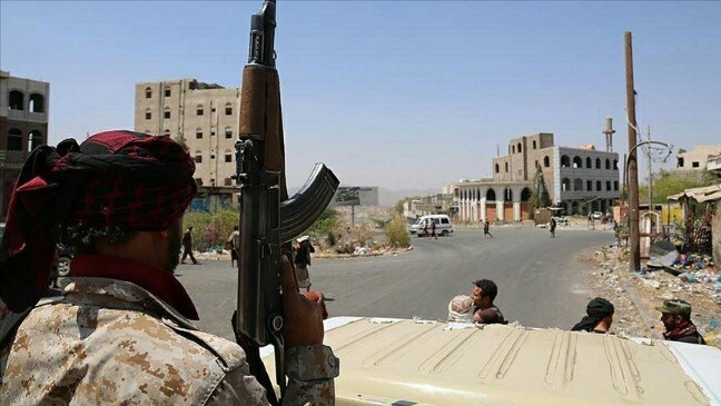 أول قوة عسكرية رسمية تابعة للشرعية تصل قصر معاشيق في عدن قادمة من الوديعة ومصادر توضح مهمتها
