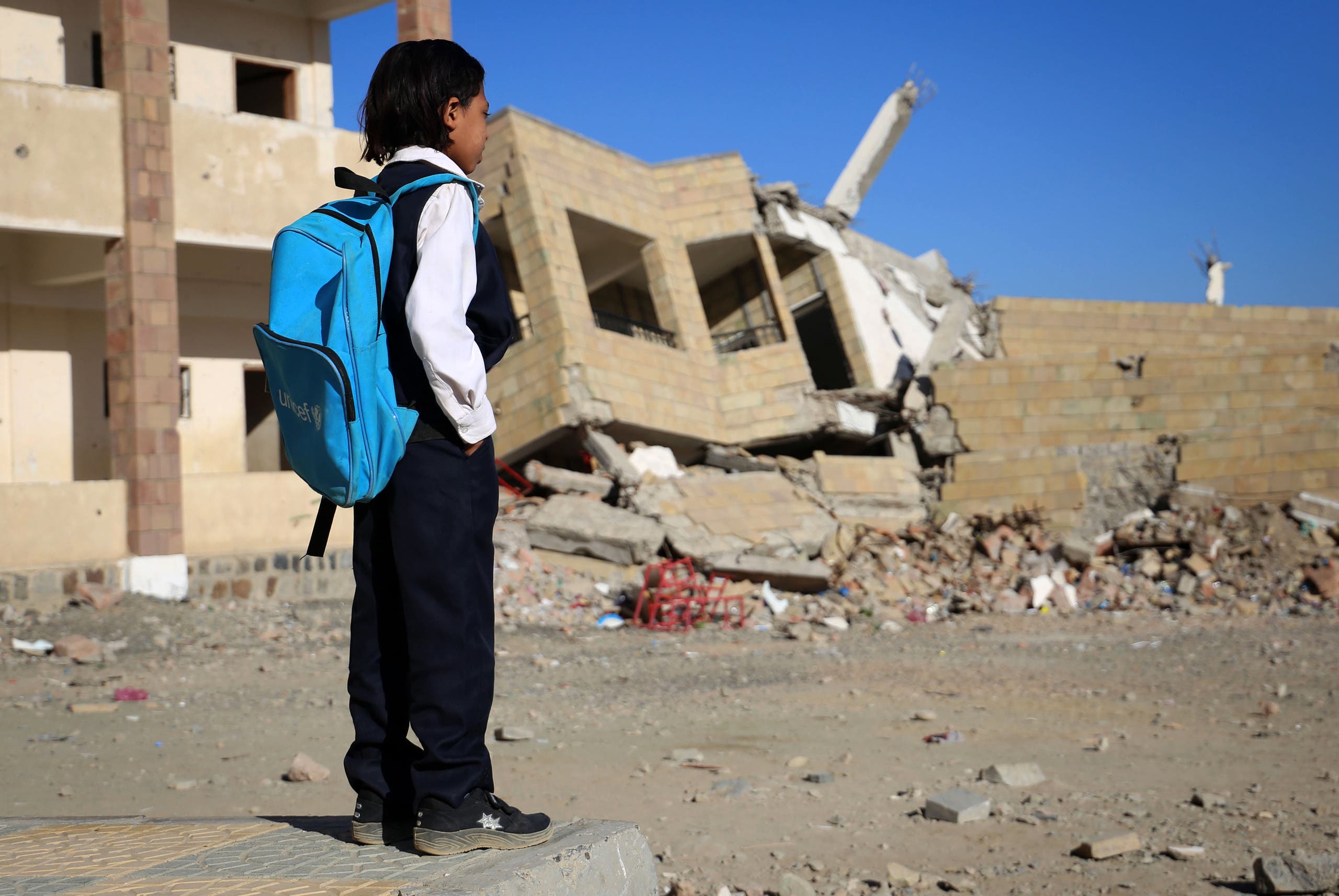 ميليشيا الحوثي تدمر أكثر من 20 مدرسة بحجة
