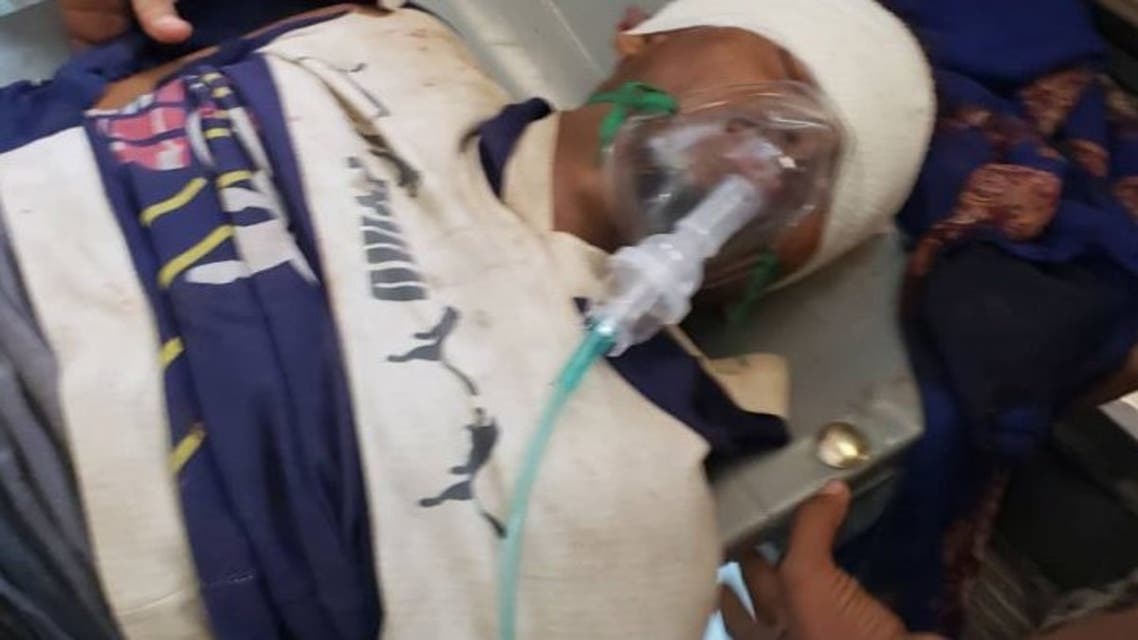 رصاصة قناص حوثي تصيب شاباً مدنياً في رأسه