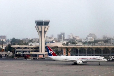 المبعوث الأممي في عدن وطائرات سعودية جديدة تحط في مطار العاصمة المؤقتة