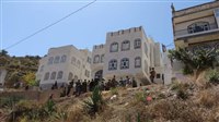 الحوثيون  يحتجزون منزل احد قيادات حزب الإصلاح