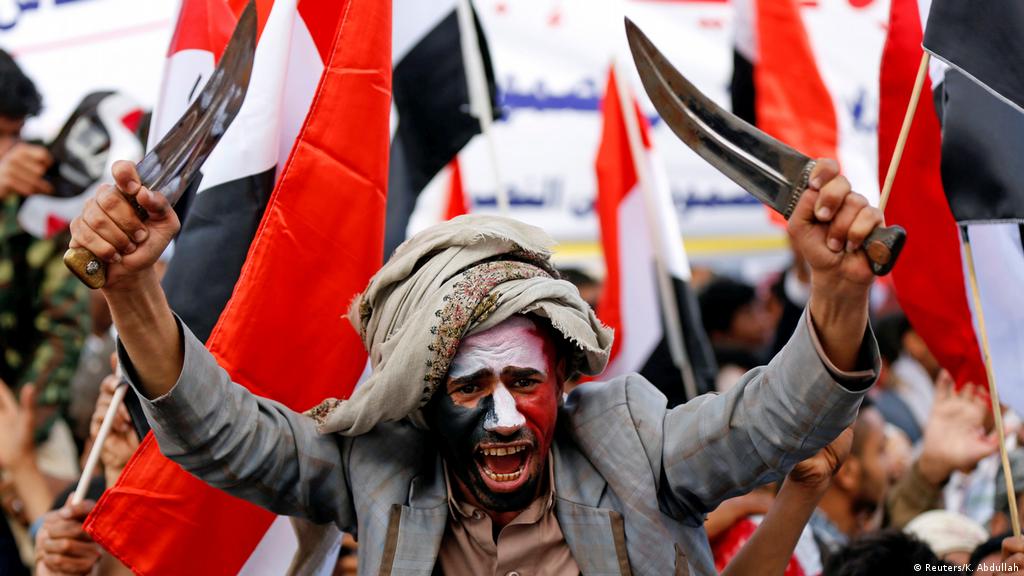 تصريحات ومبادرات ومشاورات.. هل اقتربت الأزمة اليمنية من الحل؟.. تقرير