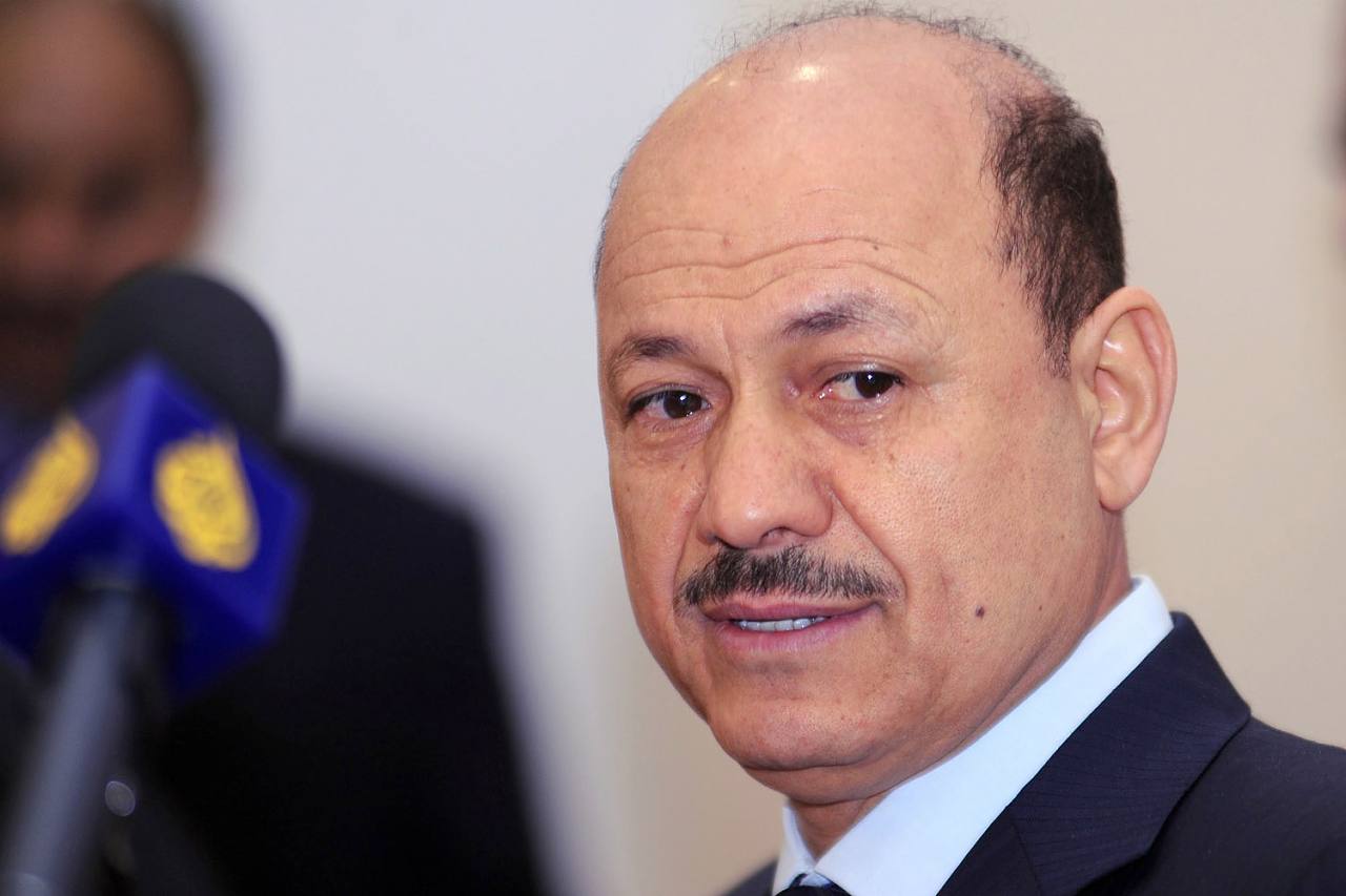 على وقع خروقات الحوثي للهدنة.. رئيس مجلس القيادة الرئاسي يصدر أول توجيهاته العسكرية