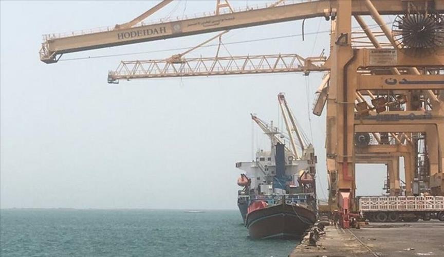 توجيهات عاجلة بسرعة التخلص من سفن متهالكة بميناء عدن.. ما التهديد المترتب على بقائها؟