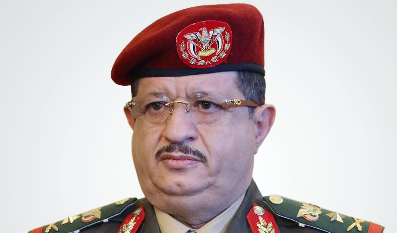 وزير الدفاع: ملتزمون بالهدنة الاممية وجاهزون للرد على خروقات الحوثيين