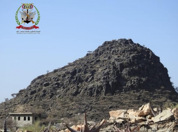 قوات الجيش تكسر هجوماً عنيفاً للحوثيين بجبهة مقبنة غربي تعز