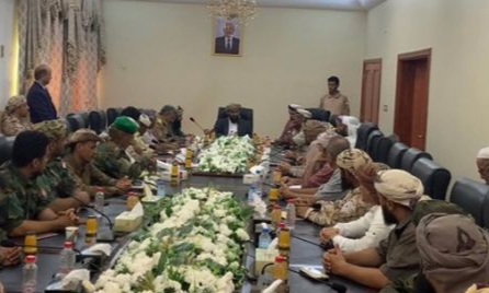 قائد ألوية العمالقة أبو زرعة المحرمي يستدعي قيادات الألوية والأحزمة الأمنية ويعقد إجتماعاً استثنائيًا - تفاصيل