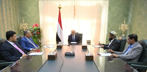 رئيس مجلس القيادة  يطلع  نوابه على تفاصيل الحراك الدبلوماسي الدولي. والمجلس الرئاسي يقر اصلاحات في شركة الخطوط الجوية  اليمنية