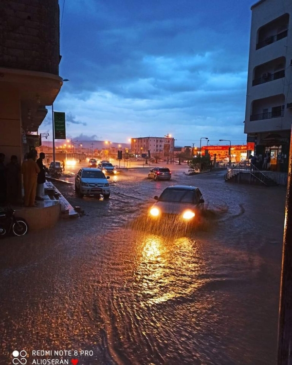 محافظة يمنية تشهد أمطار غزيرة والمحافظ يوجه الأجهزة الأمنية برفع الجاهزية والتأهب لتقديم المساعدة للمواطنين