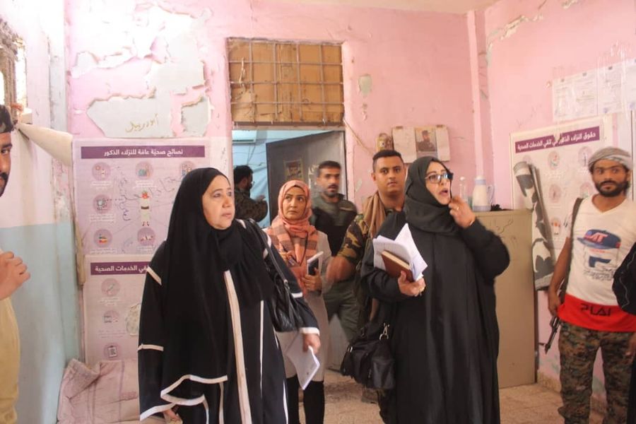 فريق تحقيق حكومي يطلع على أوضاع 300 سجين في لحج جنوبي اليمن