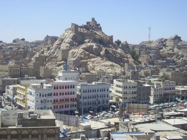 مليشيا الحوثي تفتح النار على نزلاء السجن المركزي برداع  وتصيب عدد منهم