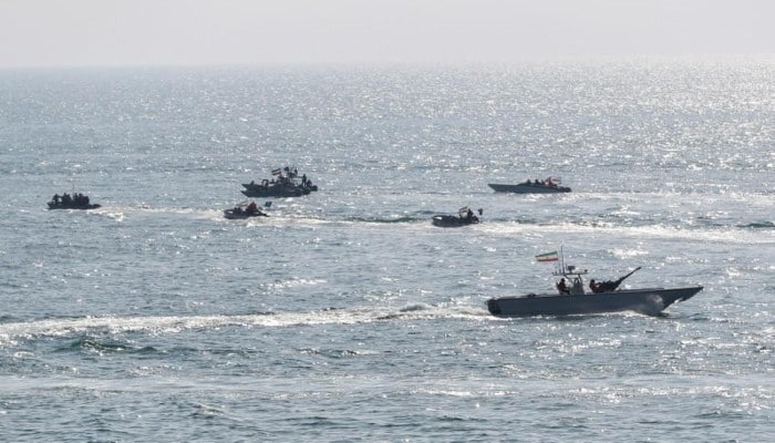 ماذا قالت إيران عن اعلان البحرية البريطانية ضبط شحنة اسلحة نوعية ومتطورة كانت في طريقها للحوثيين؟