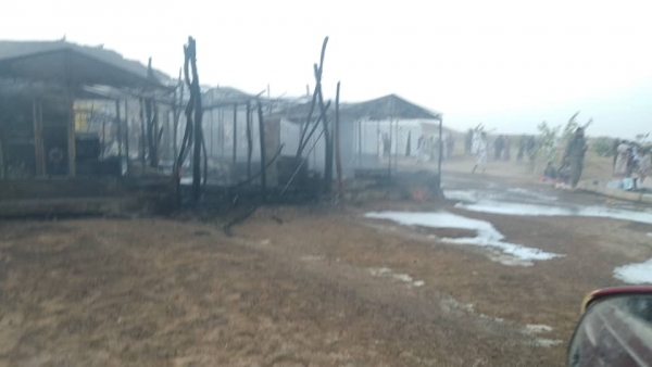 وفاة واصابة 3 أشخاص بحريق في مخيم للنازحين بمارب