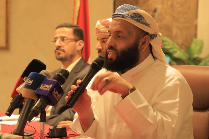 وزير الأوقاف:  13 ألف يمني حصل على تأشيرة العمرة منذ منتصف الشهر الماضي