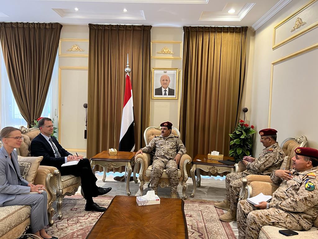 تفاصيل لقاء  وزير الدفاع مع نائب السفير الألماني لدى اليمن