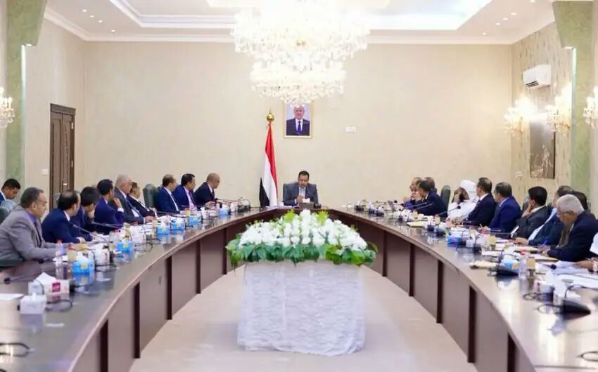 تفاصيل اجتماع جديد للحكومة اليمنية في عدن ومضمون الخطة الطارئة التي وافقت عليها