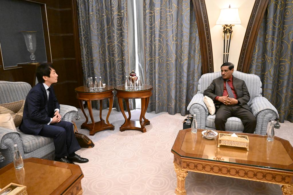 تفاصيل لقاء عضو مجلس القيادة الرئاسي البحسني بالقائم بأعمال السفير الياباني  في اليمن