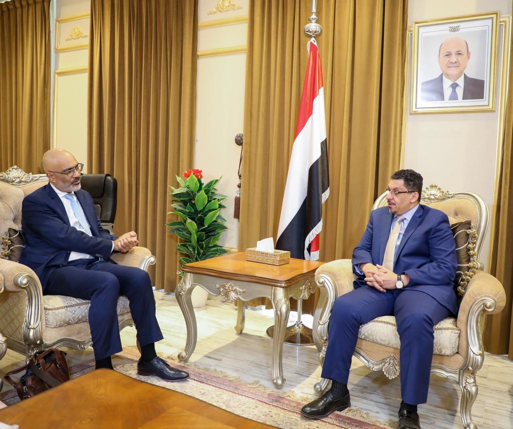 وزير الخارجية: مليشيا الحوثي تسورد النفط عبر شركات وهمية لعمليات غسيل الأموال وتمويل الحرب ويطالب باستهداف الشبكة المالية للحوثيين