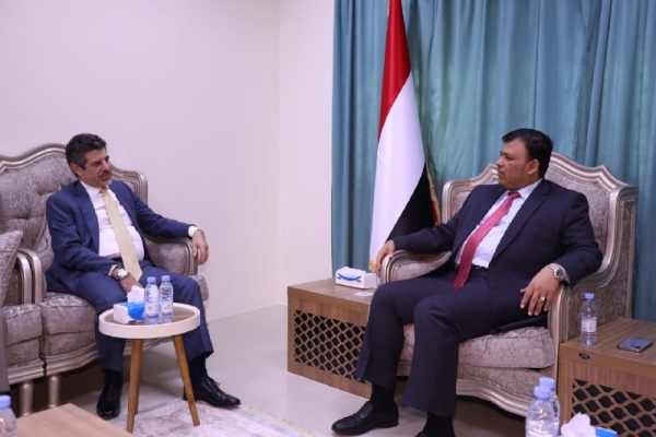 عبد الله العليمي : تصعيد الحوثيين بـ "استهداف المنشآت الحيوية هو استهداف للوضع الانساني في اليمن