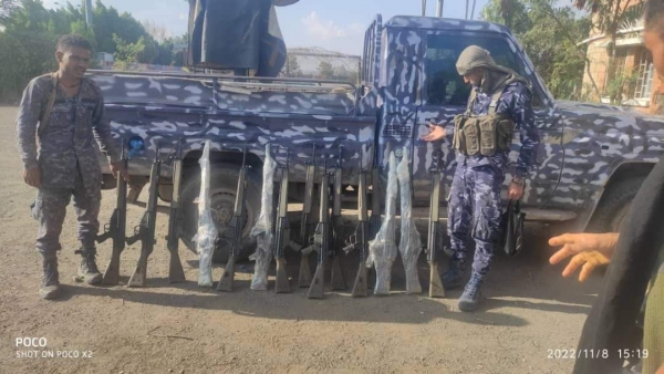 شرطة تعز تعلن ضبط شحنة اسلحة كانت في طريقها الى مليشيات الحوثي