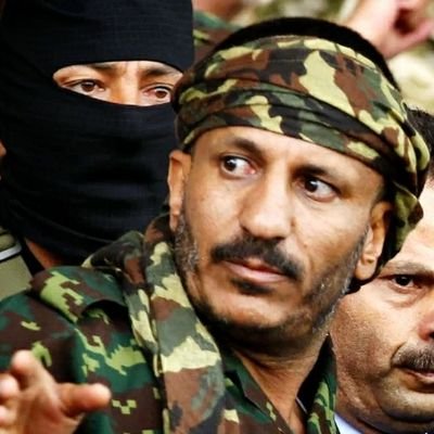 مليشيات الحوثي تصدر حكماً بإعدام أحد أعضاء «المجلس الرئاسي» و10 آخرين ومصادرة جميع ممتلكاتهم - أسماء