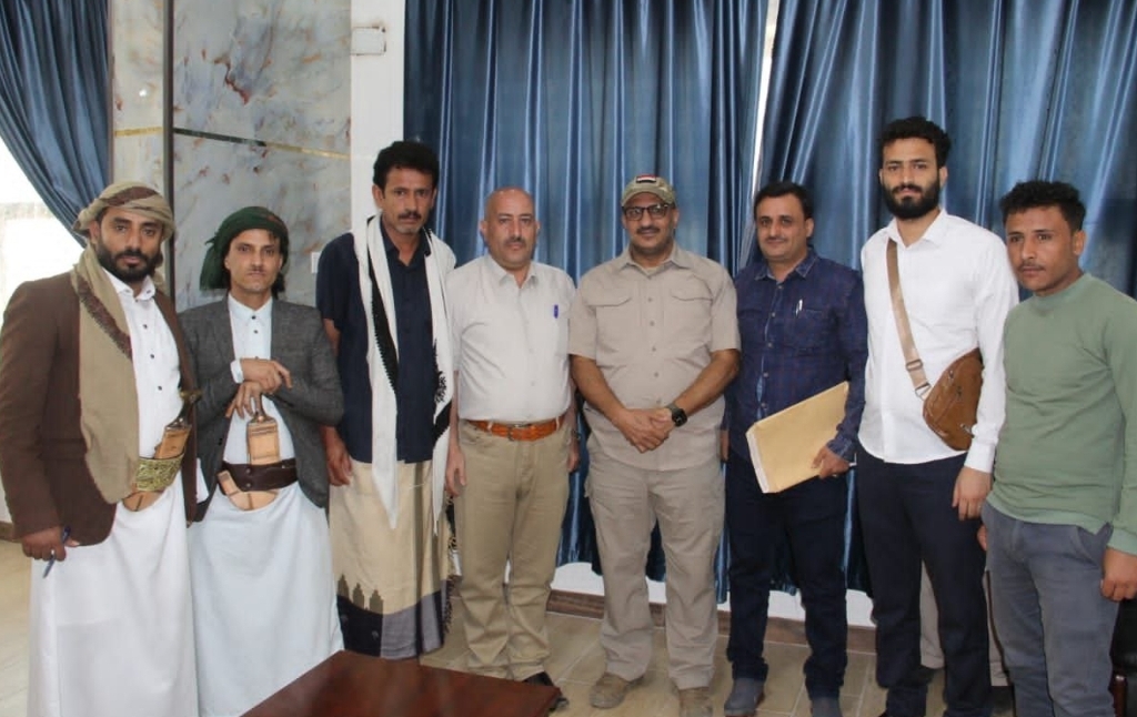 «طارق صالح» يتسلّم تقريرا من فريق حقوقي يثبت تورط مكاتب الأمم المتحدة بتمويل زراعة الألغام في اليمن