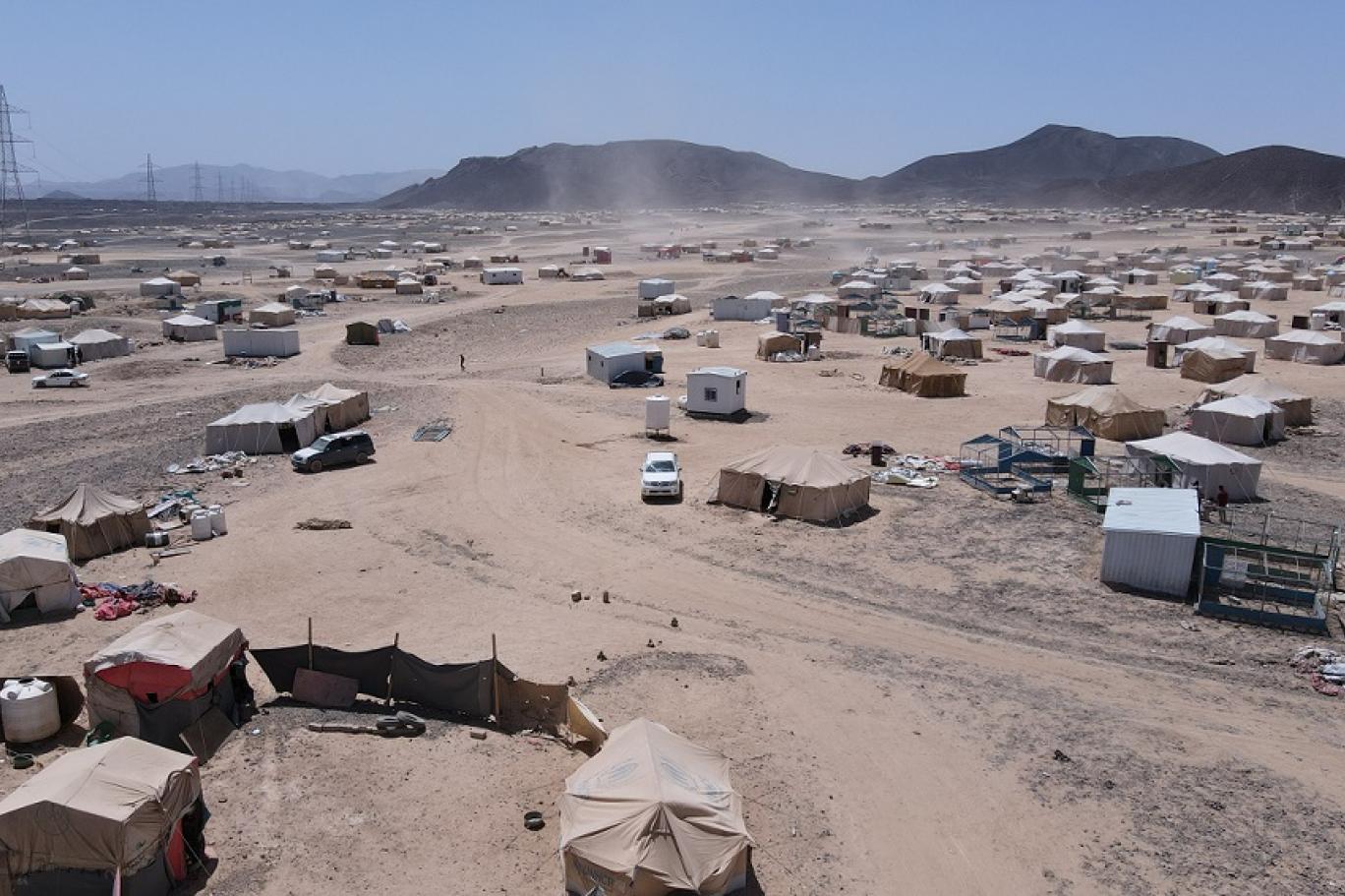 الوحدة التنفيذية تحصي عدد الضحايا في مخيمات النازحين بمأرب بسبب الحرائق