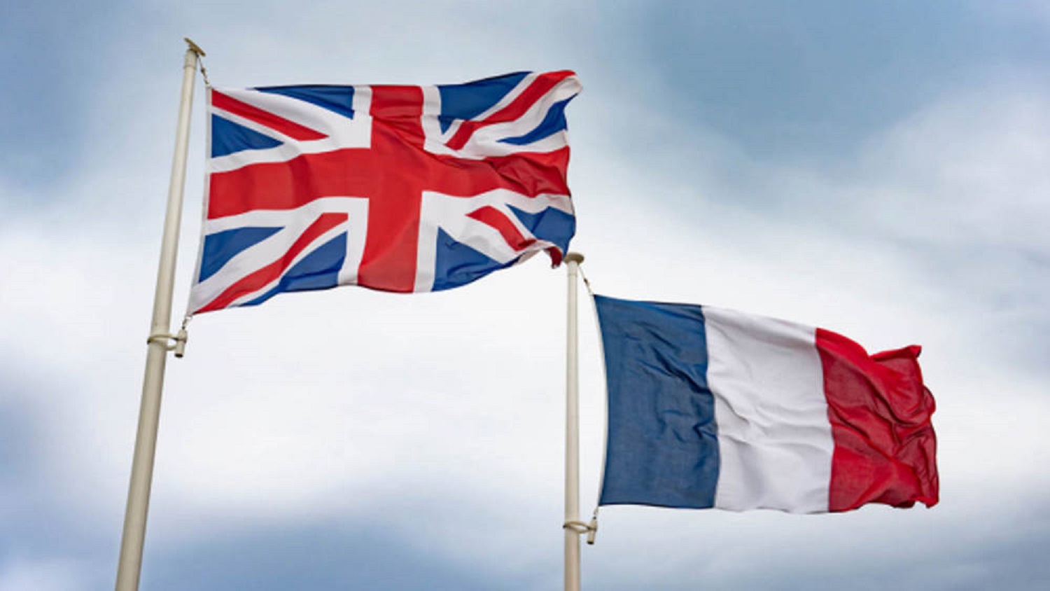 بريطانيا وفرنسا تعلنان موقفاً موحداً بشأن تهديدات المليشيات للسعودية