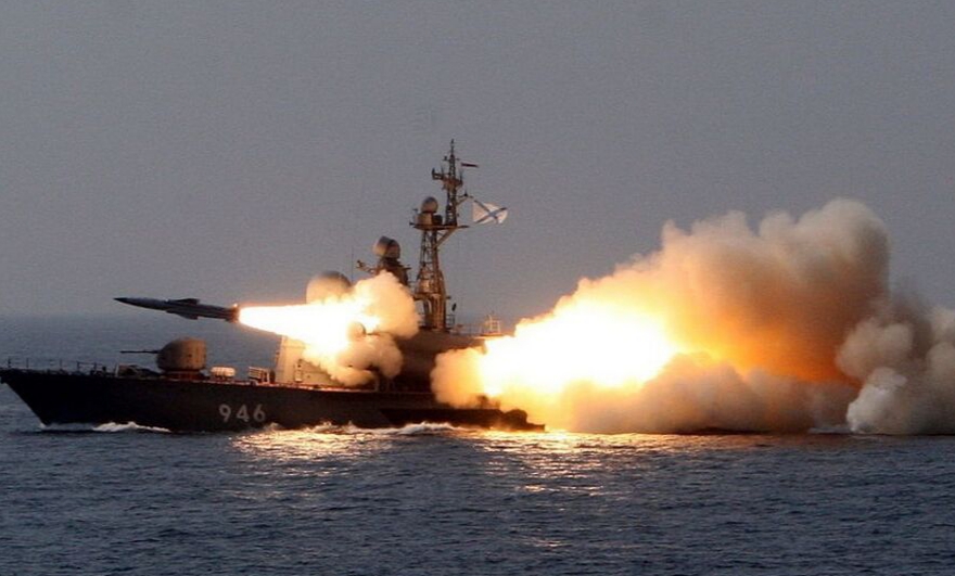 تهديد خطير.. ايران: الممرات البحرية في باب المندب والسويس وهرمز في مرمى صواريخنا وطائراتنا المسيرة