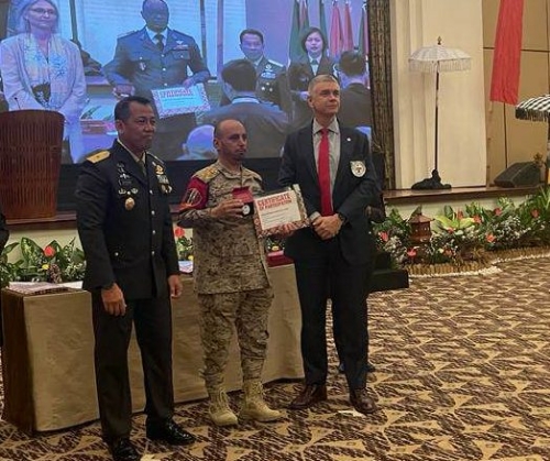 قائد الشرطة العسكرية بمأرب يشارك في مؤتمر دولي بإندونيسيا