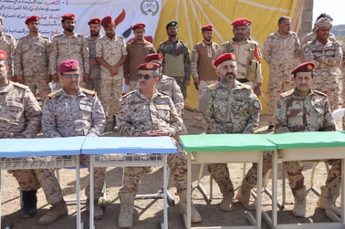 لجنة عسكرية تزور محور الرزامات بمحافظة صعدة وتشهد  عرضا عسكريا