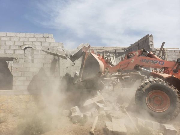 تنظيم جماعة الحوثي الارهابي يصدر قراراً بهدم أكثر من 50 منزلاً في «قرية القابل» شمالي صنعاء