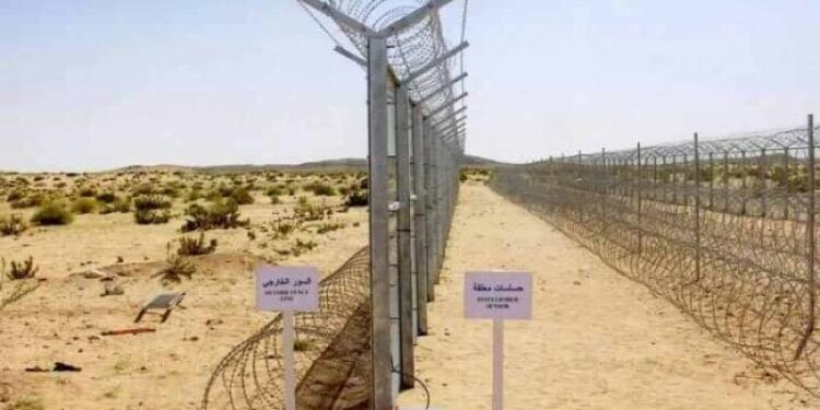 الكشف عن مشروع عملاق للسعودية عند حدودها مع اليمن.. جدار بطول 900 كيلو متر