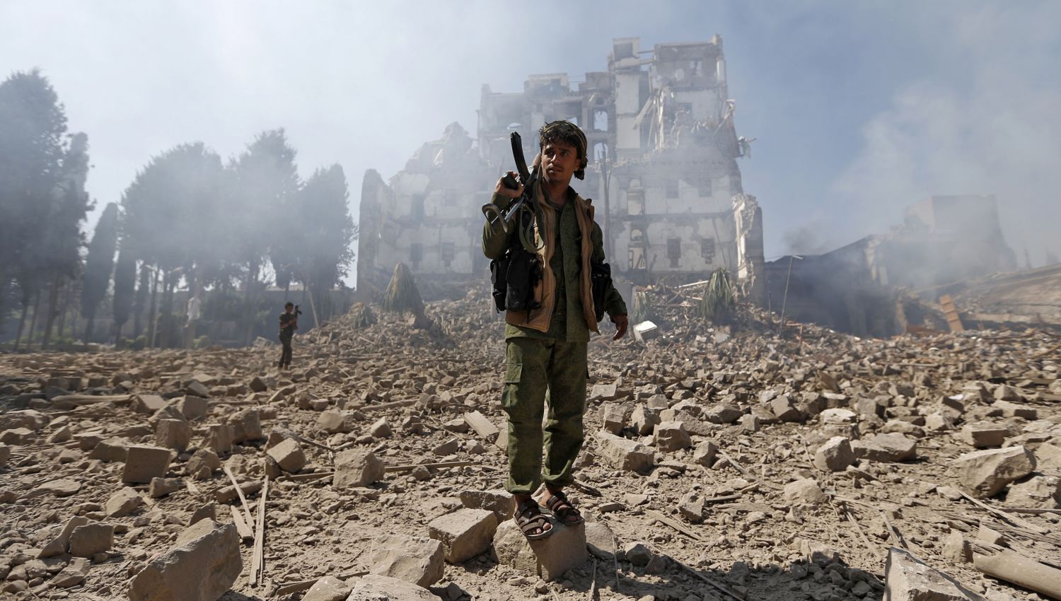 عام تاسع والحرب تراوح مكانها..ما بوادر انتهاء الحرب في اليمن؟.. تقرير