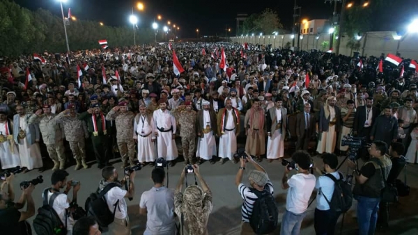 الأجواء الفرائحية تعم الشارع المأربي بعد وصول المختطفين المحررين من سجون جماعة الحوثي